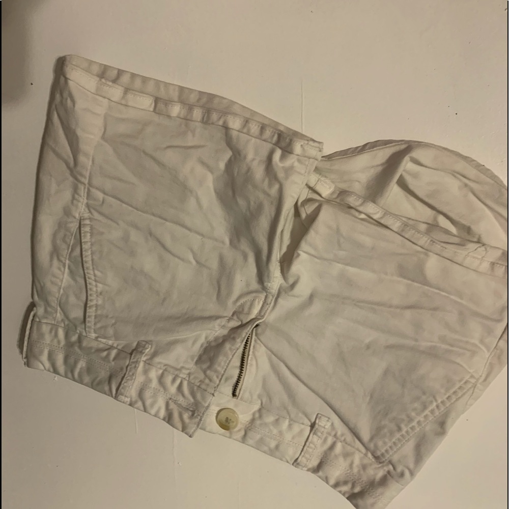 White American Eagle shorts